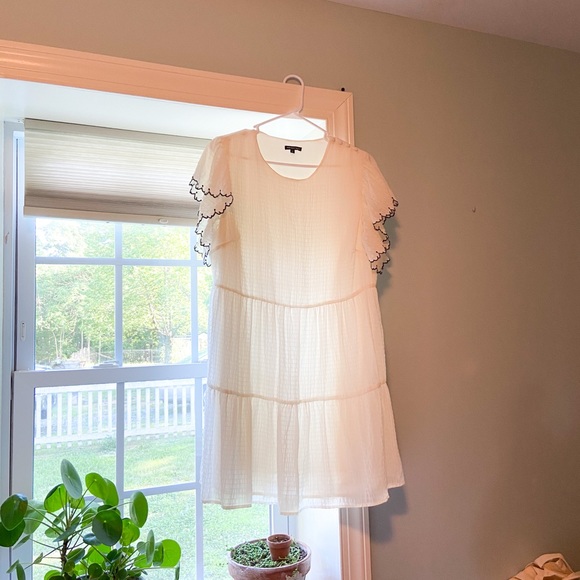 Beautiful Babydoll Style Dress - Picture 2 of 3